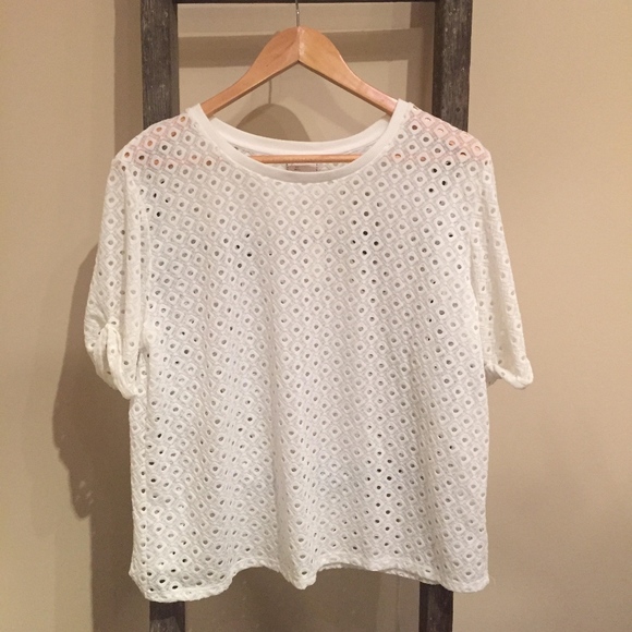 Anthropologie Tops - ANTHROPOLOGIE White Eyelet Short Sleeve Blouse